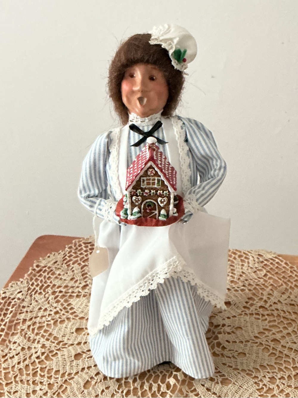 1997 Byers Choice Baker Lady w/Gingerbread House